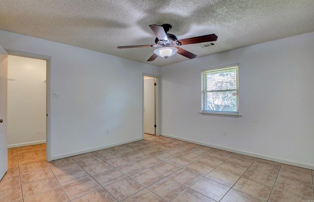 36 Kingspark Drive, Maumelle, AR 72113