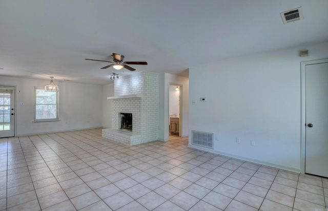 36 Kingspark Drive, Maumelle, AR 72113