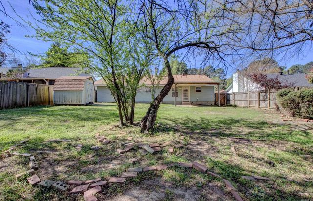 36 Kingspark Drive, Maumelle, AR 72113