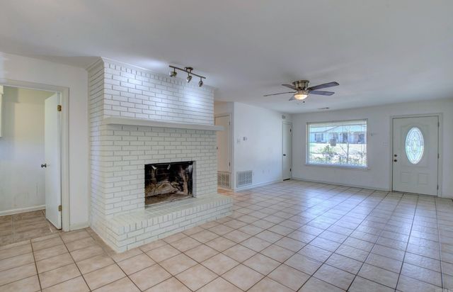 36 Kingspark Drive, Maumelle, AR 72113