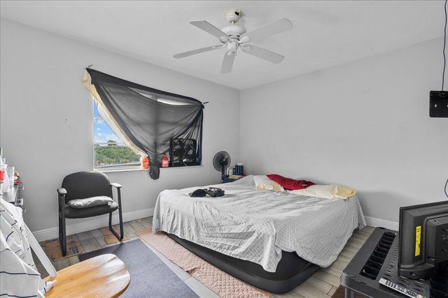 941 Crystal Lake Drive 402, Deerfield Beach, FL 33064