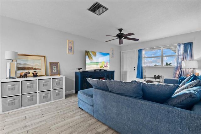 941 Crystal Lake Drive 402, Deerfield Beach, FL 33064