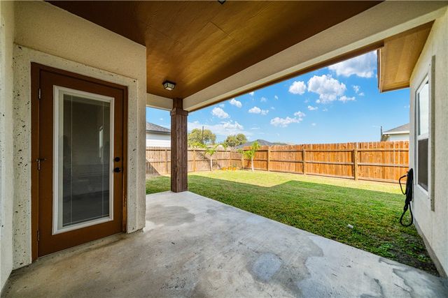 11526 S Creek Dr, Corpus Christi, TX 78410