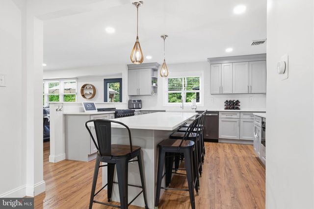 980 PEBBLE HILL RD, Doylestown, PA 18901