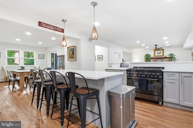 980 PEBBLE HILL RD, Doylestown, PA 18901