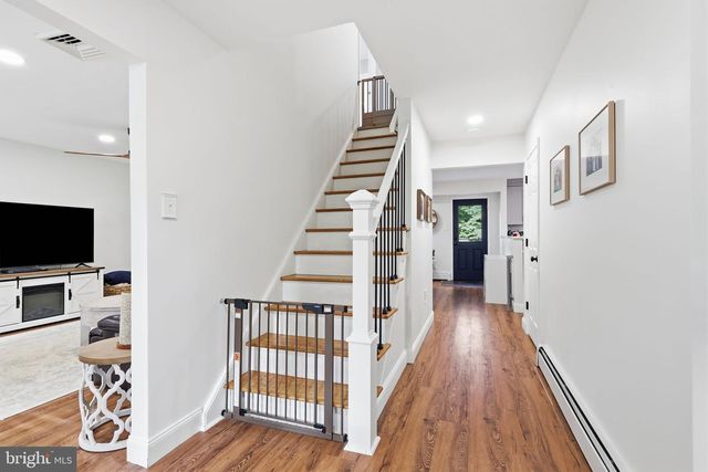 980 PEBBLE HILL RD, Doylestown, PA 18901