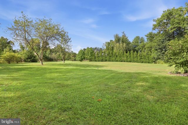 980 PEBBLE HILL RD, Doylestown, PA 18901
