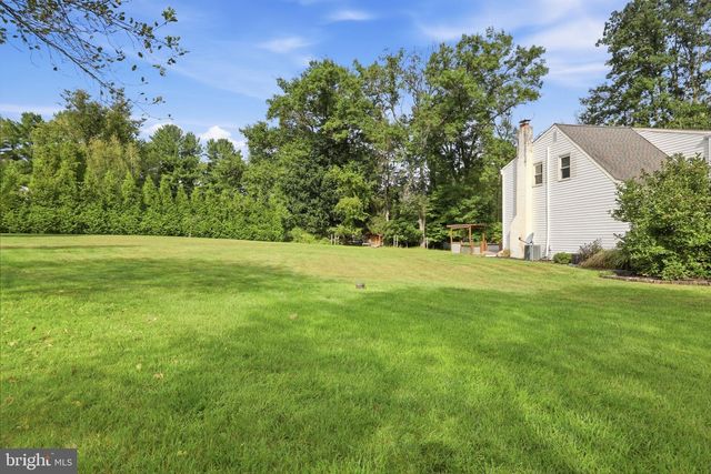 980 PEBBLE HILL RD, Doylestown, PA 18901