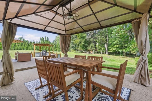 980 PEBBLE HILL RD, Doylestown, PA 18901
