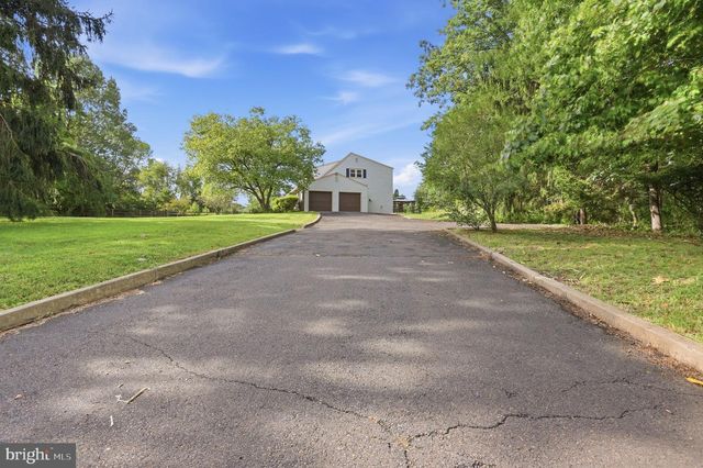 980 PEBBLE HILL RD, Doylestown, PA 18901