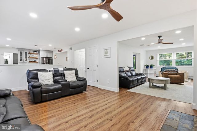 980 PEBBLE HILL RD, Doylestown, PA 18901