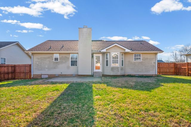 613 Corinth Ct, Clarksville, TN 37040