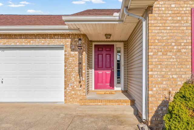 613 Corinth Ct, Clarksville, TN 37040