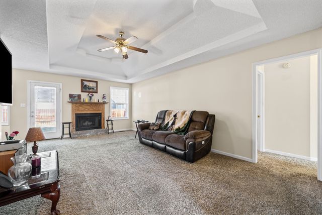 613 Corinth Ct, Clarksville, TN 37040