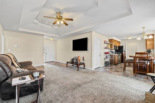 613 Corinth Ct, Clarksville, TN 37040