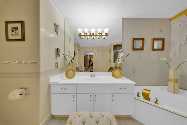 15860 SW 287th St, Homestead, FL 33033