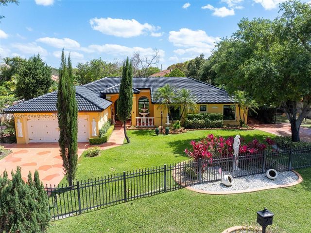 15860 SW 287th St, Homestead, FL 33033