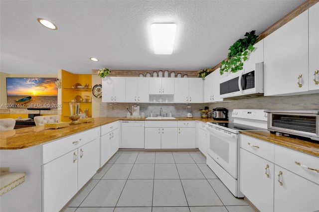 15860 SW 287th St, Homestead, FL 33033