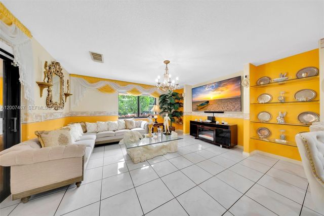15860 SW 287th St, Homestead, FL 33033