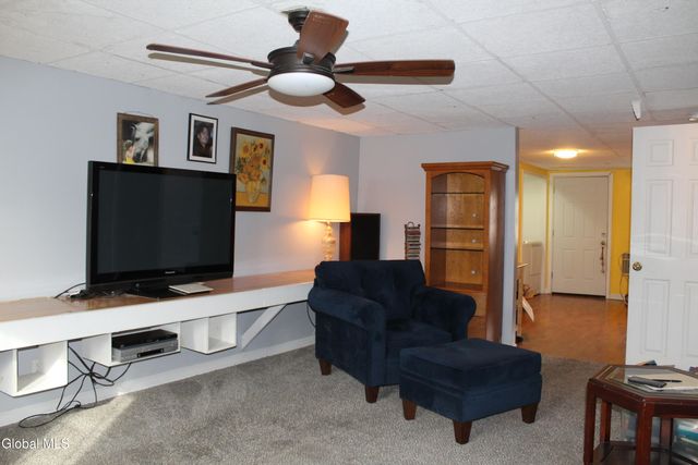 3 1st Avenue, Rensselaer, NY 12144