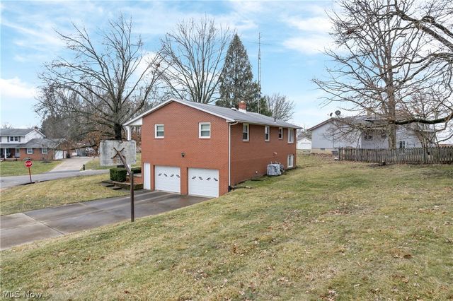 2892 Chadwick Street NW, Massillon, OH 44646