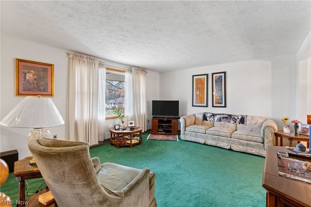 2892 Chadwick Street NW, Massillon, OH 44646