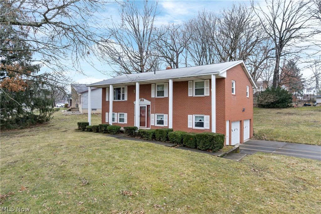 2892 Chadwick Street NW, Massillon, OH 44646