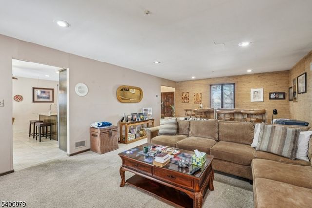 845 Rifle Camp Rd, Woodland Park, NJ 07424