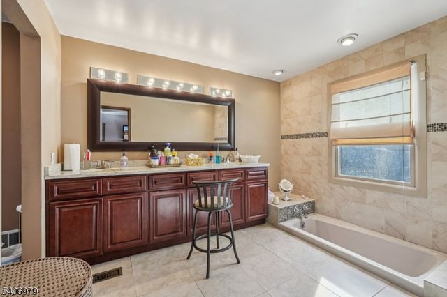 845 Rifle Camp Rd, Woodland Park, NJ 07424