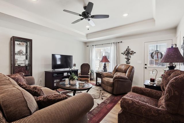 135 Brenlind Ln, Mineola, TX 75773