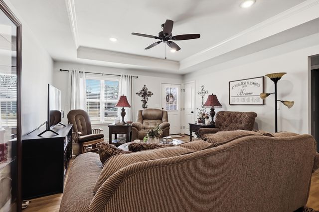 135 Brenlind Ln, Mineola, TX 75773