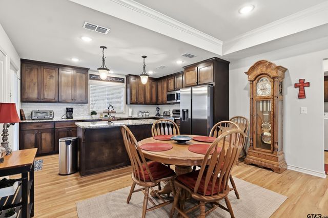 135 Brenlind Ln, Mineola, TX 75773