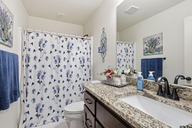 135 Brenlind Ln, Mineola, TX 75773