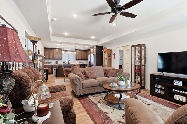 135 Brenlind Ln, Mineola, TX 75773