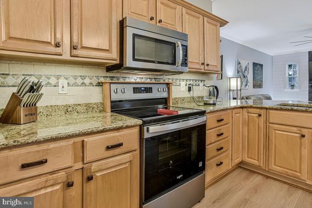 445 CROSS CREEK DR, Huntingtown, MD 20639