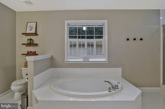445 CROSS CREEK DR, Huntingtown, MD 20639