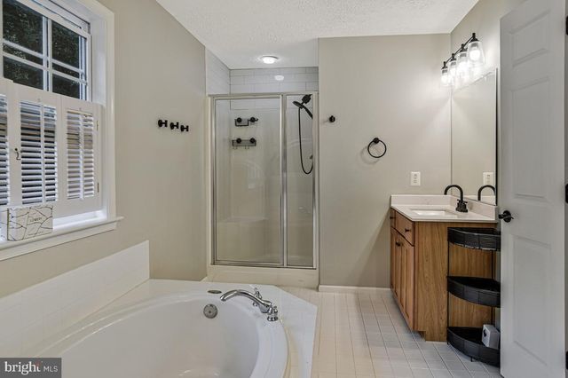 445 CROSS CREEK DR, Huntingtown, MD 20639