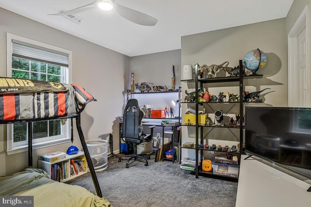 445 CROSS CREEK DR, Huntingtown, MD 20639
