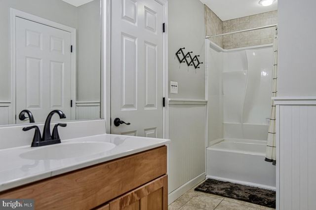 445 CROSS CREEK DR, Huntingtown, MD 20639