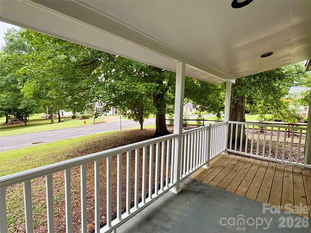435 E Club Drive, Gastonia, NC 28054