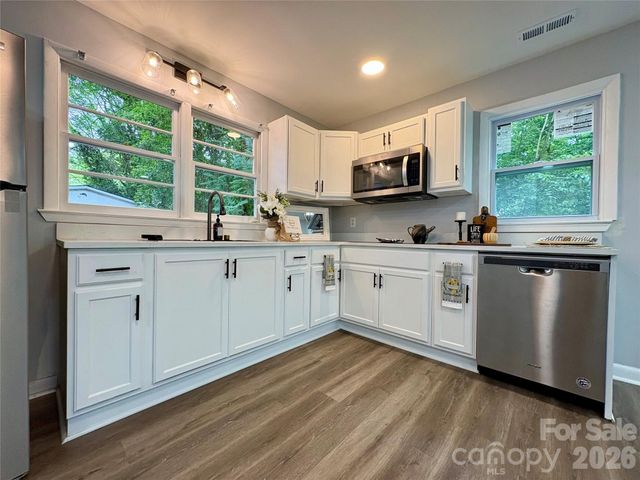 435 E Club Drive, Gastonia, NC 28054