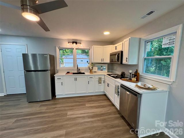435 E Club Drive, Gastonia, NC 28054