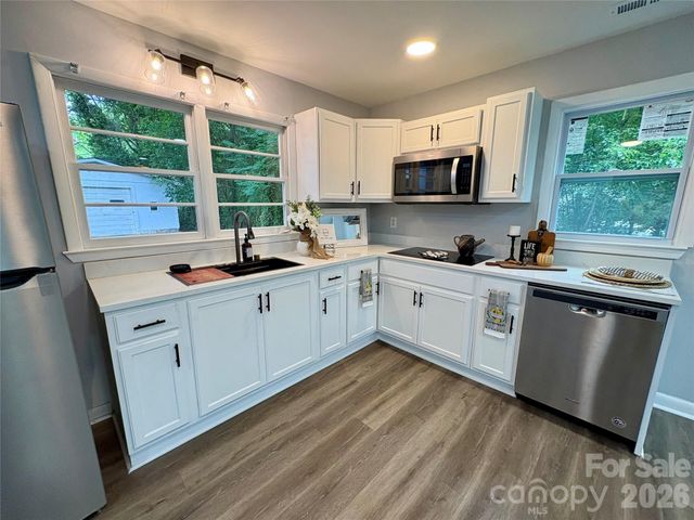 435 E Club Drive, Gastonia, NC 28054