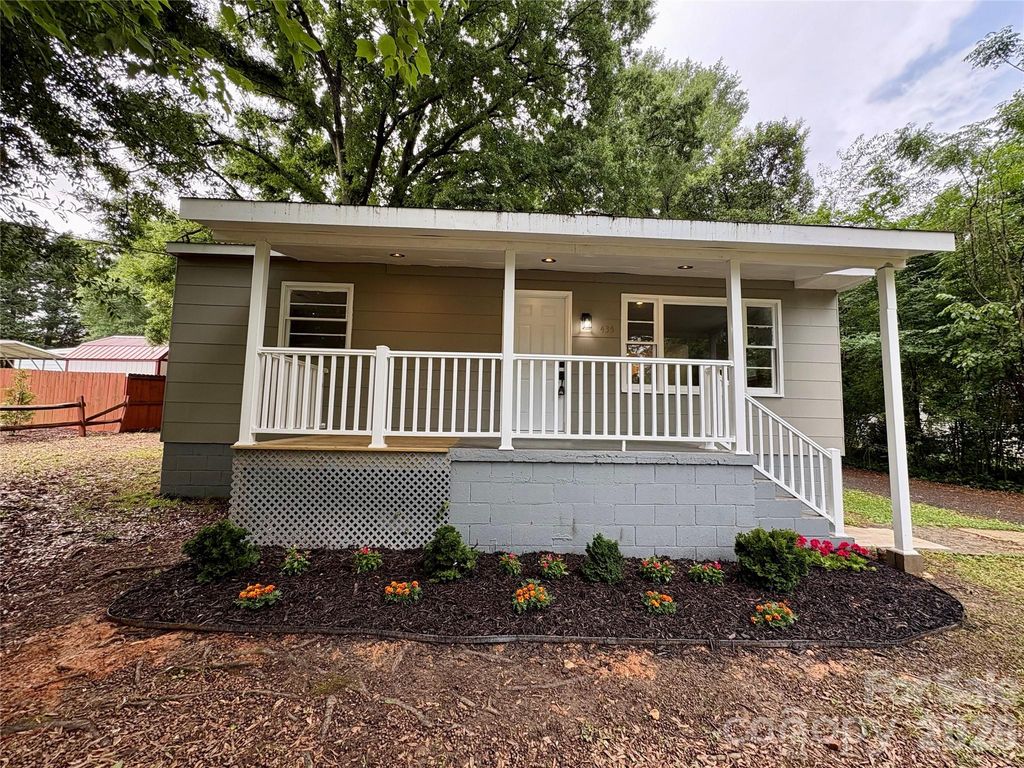 435 E Club Drive, Gastonia, NC 28054