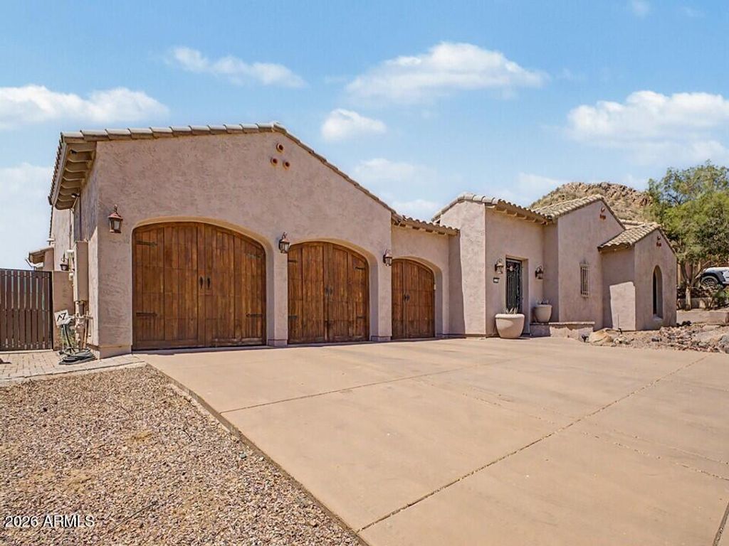 2316 W VILLA CASSANDRA Drive, Phoenix, AZ 85086