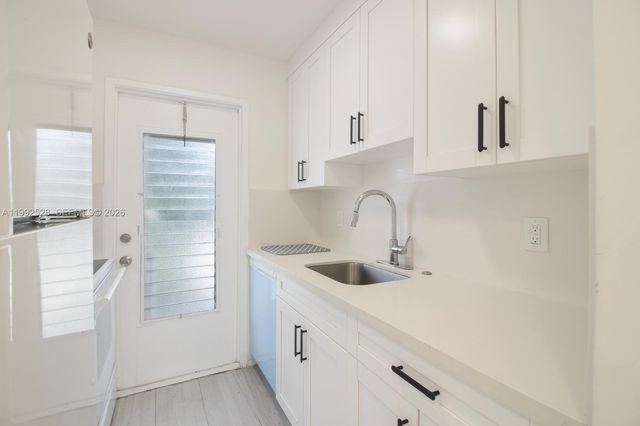 1440 SE 15th St 2, Fort Lauderdale, FL 33316