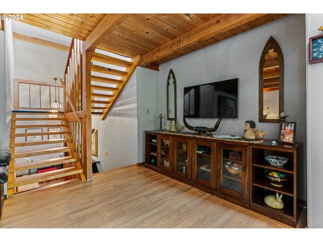 12251 Sw EAST CREEK Rd, Willamina, OR 97396