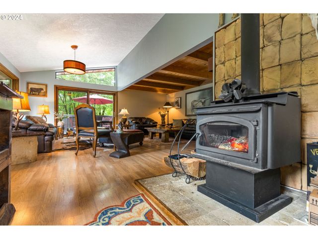 12251 Sw EAST CREEK Rd, Willamina, OR 97396