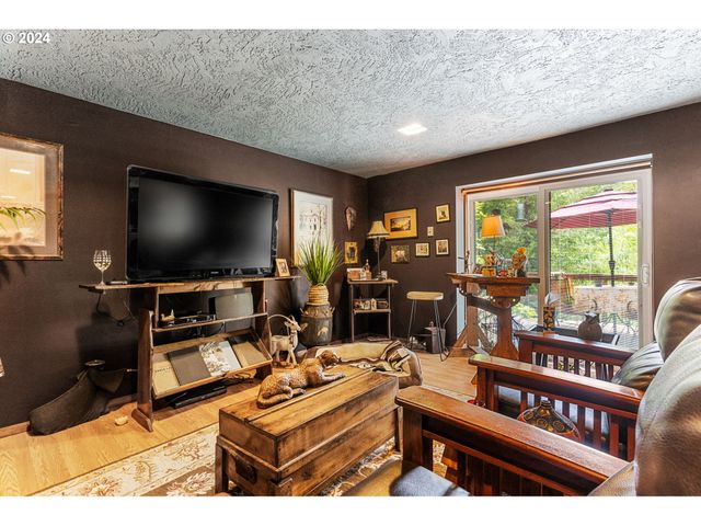 12251 Sw EAST CREEK Rd, Willamina, OR 97396