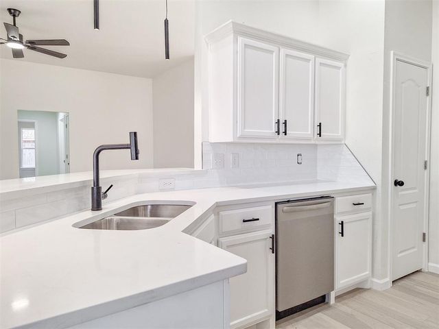 2025 Wimberley Creek Drive, Moore, OK 73160